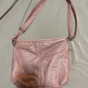 I’m selling a pink wild flower purse whith amazing feature